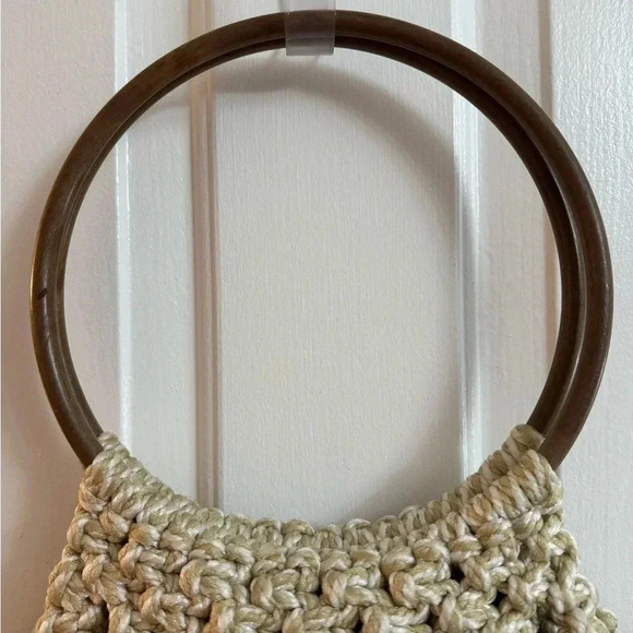 Vintage Handmade Macramé Purse Wooden Handles 70’s 80’s Hippy Kitschy Bohemian - Picture 4 of 13